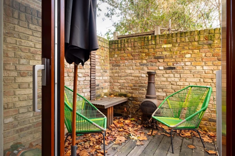 outdoor bbq area