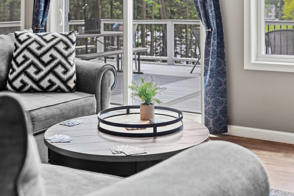 Nittany Cabin by Avantstay Lakefront, View, Firepit