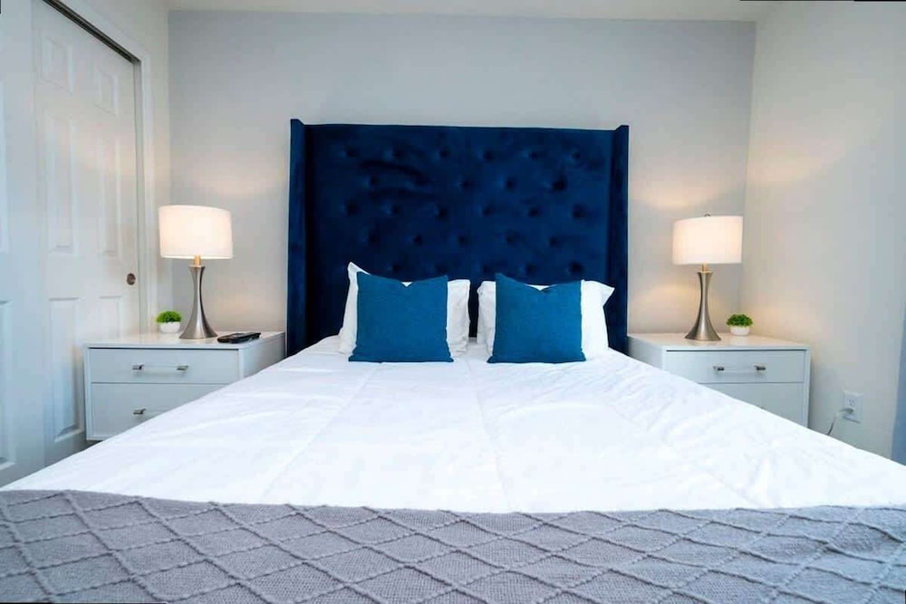 Splendid 6Bd w Private Pool Solara Resort 2154