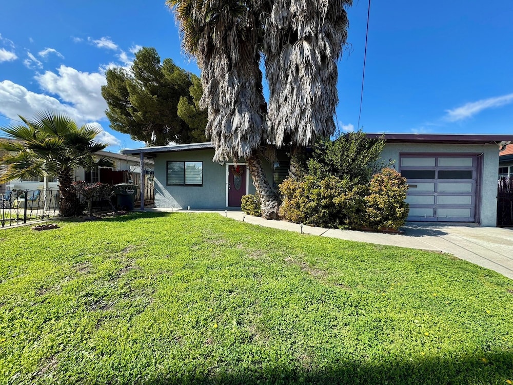 Sunnyvale 3B2b Super Big House