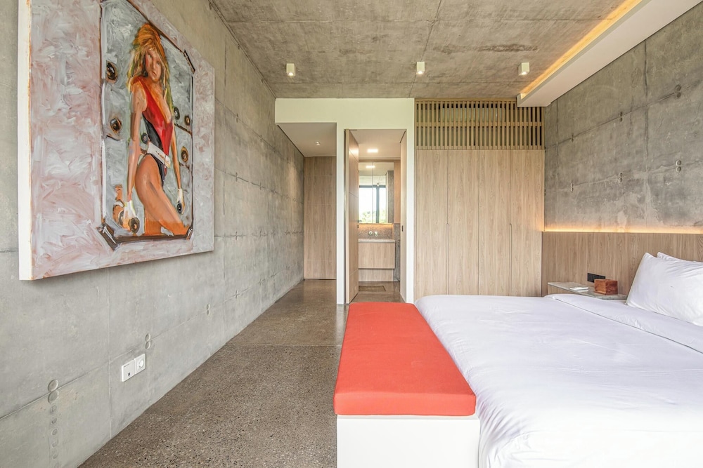Modern 2BR Villa Enclosed Living Heart of Canggu