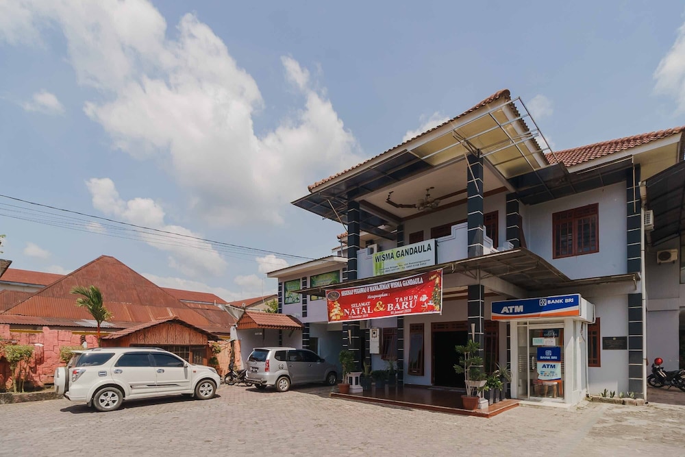 RedDoorz near RS Harapan Pematangsiantar view 2
