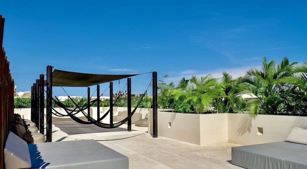 Spacious 2 BR Apartment With Private Pool Top Amenities