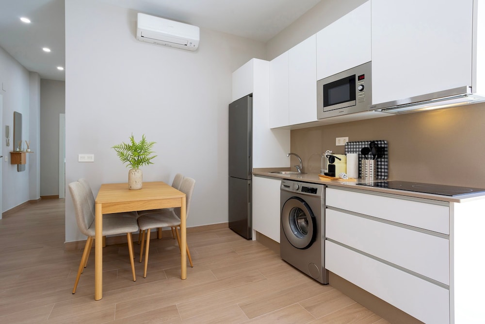 Cozy Central 2BD Apt in M Laga Trinidad Grund A