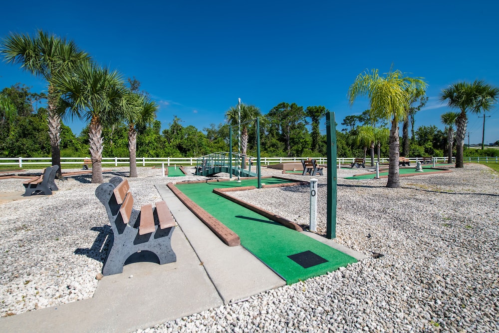 Sebring Vacations - Buttonwood Bay RV Resort - Property Image 4
