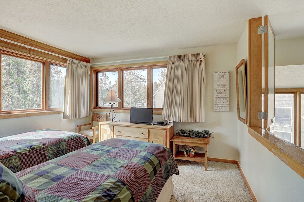 The Pines - Keystone Ski Resort CO Vacation Lodging