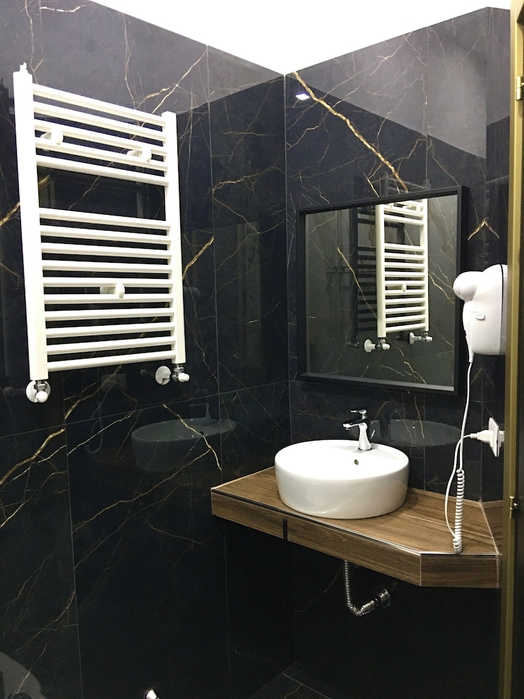 Katarios Suite
