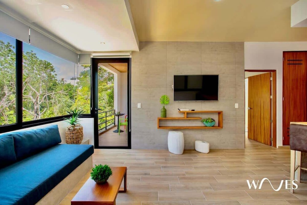 3br. Exclusive TH W/spacious Roof & Private Pool