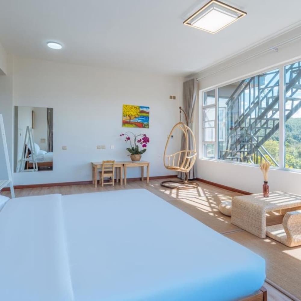 Slope Lodge by Avantstay Prime Location Pool Hot Tub Access Deck