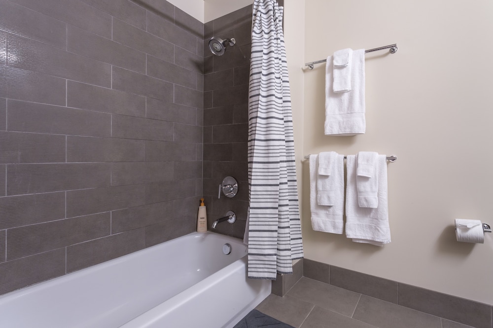 Domicile Suites at Mark on 8th