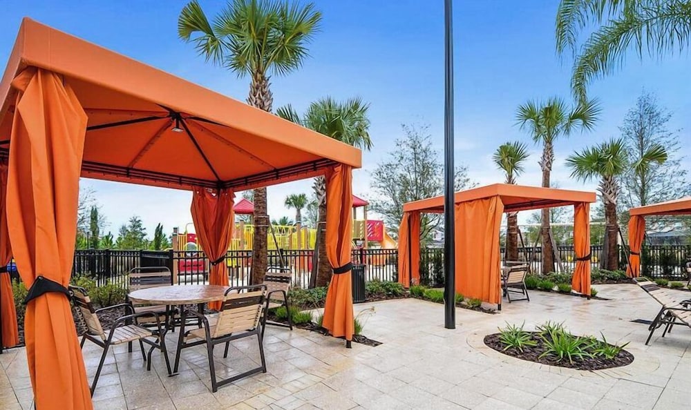4606 TD - 5BR Townhome Marvel: Private Pool
