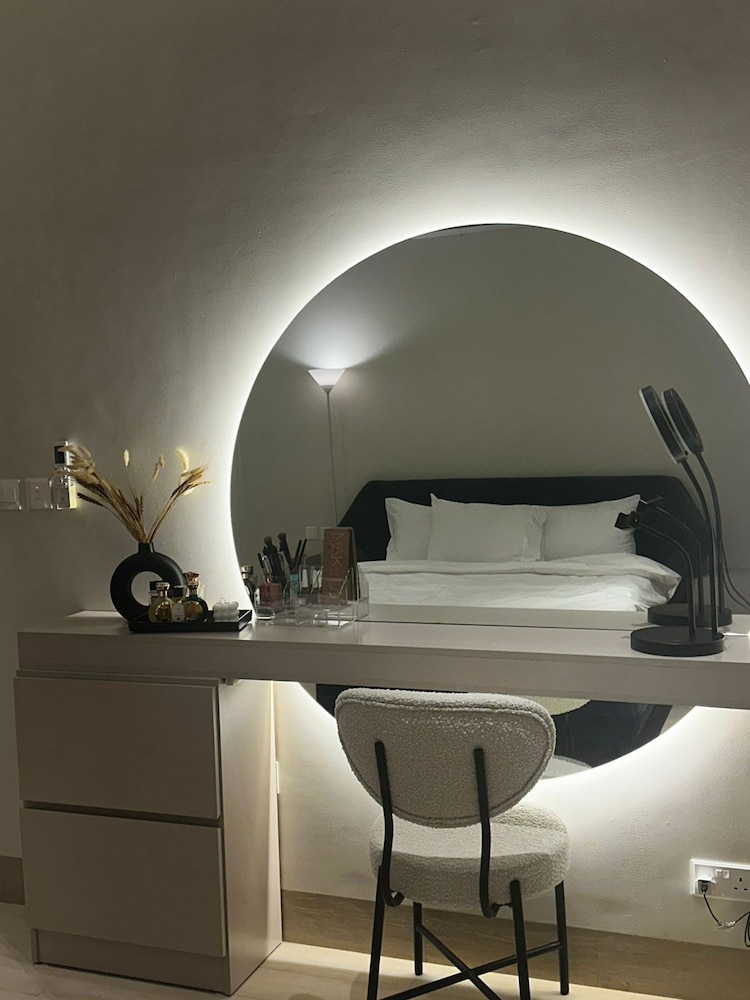 One-bedroom Escape With Scenic View