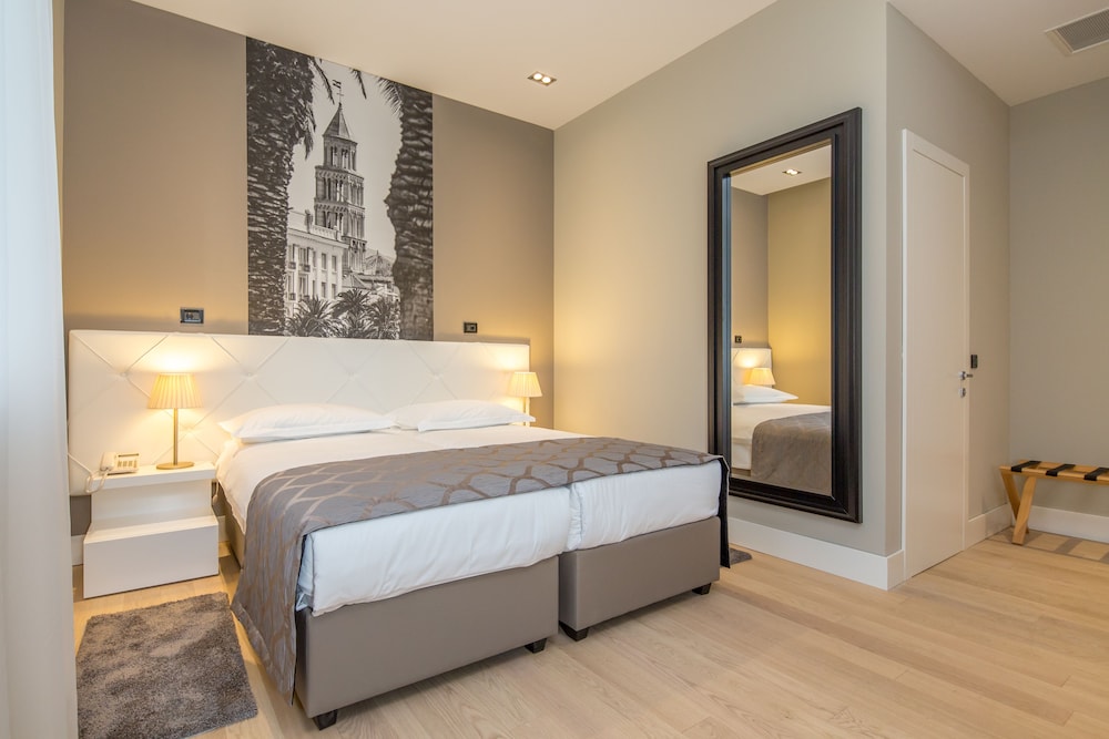 Cornaro Hotel 20
