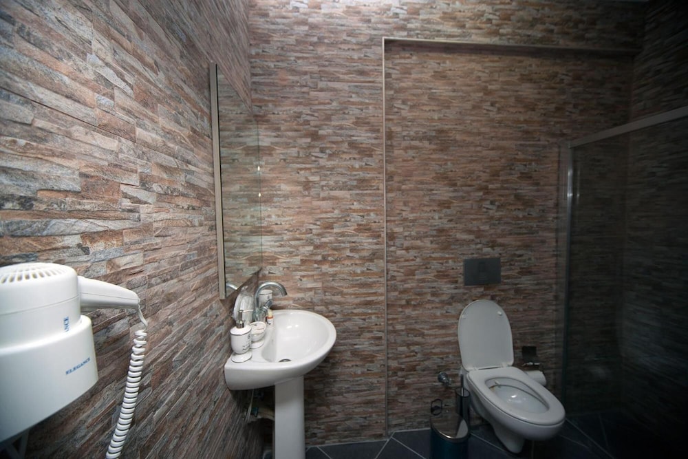 Metin's Gumusluk - Image 39