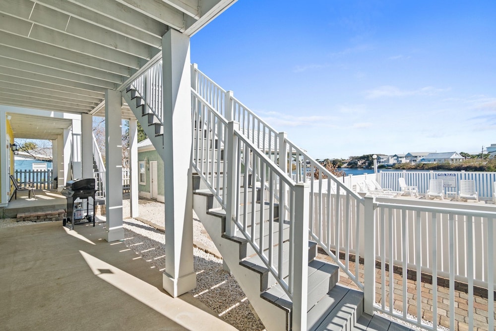 Beach House - Riviera Retreat by PHG