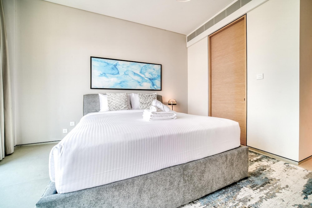 Serene Beachfront Ain Dubai View at Address JBR