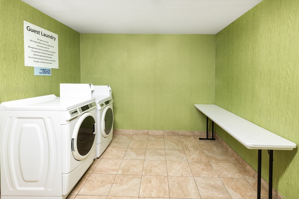 Holiday Inn Express & Suites Floresville by IHG