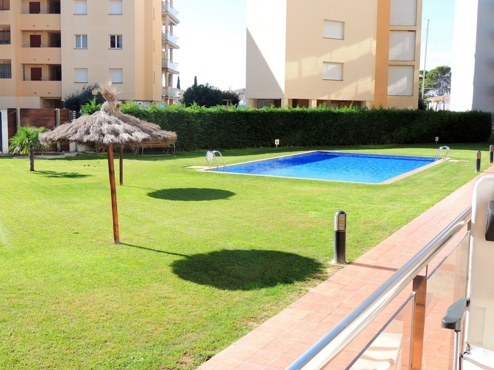 Apartment in Roses Near the Beach