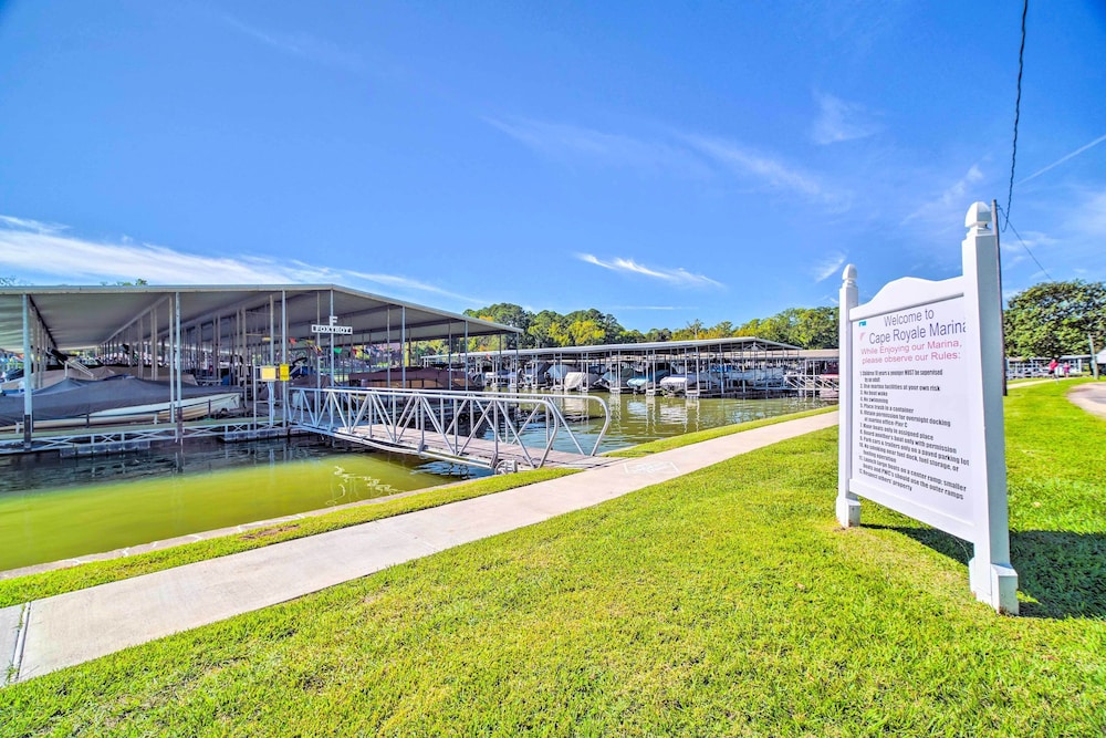 Steps to Marina: Coldspring Retreat w/ Lake View