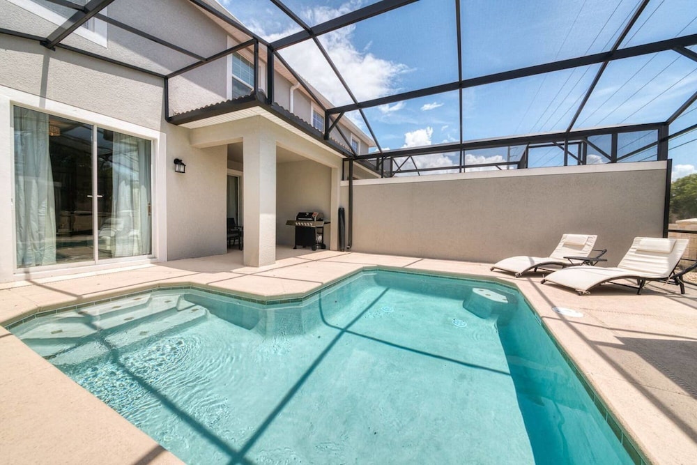 Modern House With Private Pool Near Disney - Image 3