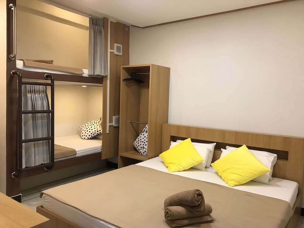 Express Hostel