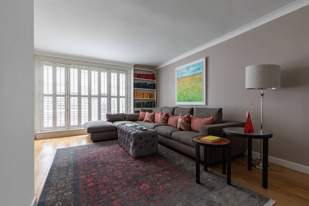 Canning Place Mews by Onefinestay