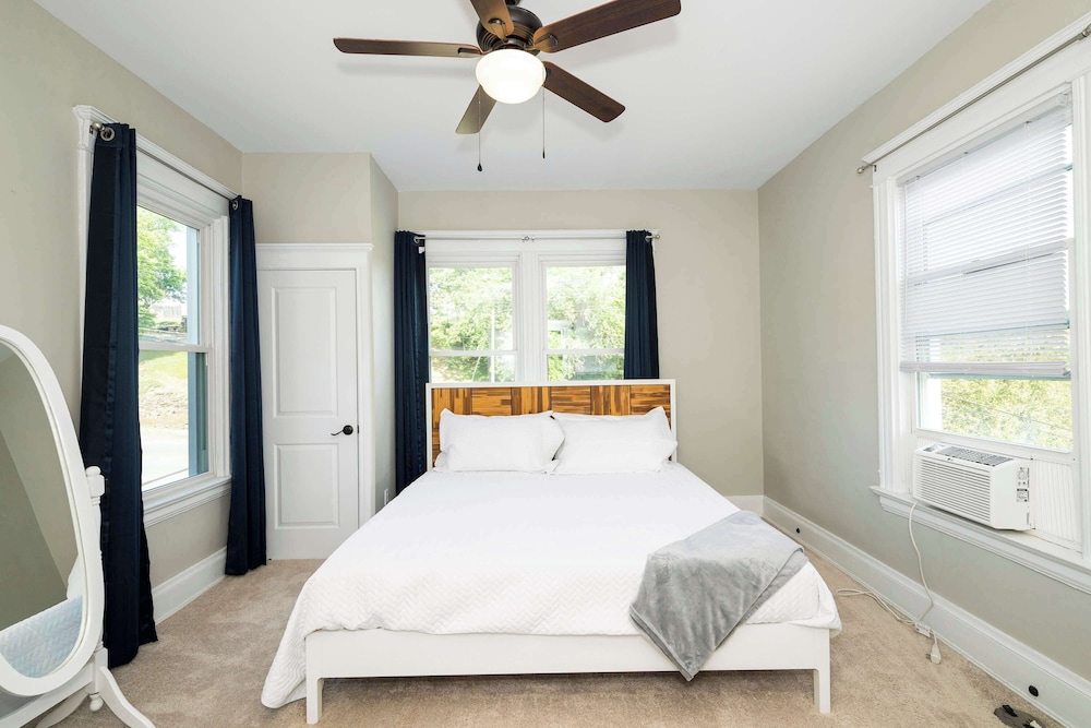 Ludlow Lodge w/ City Views