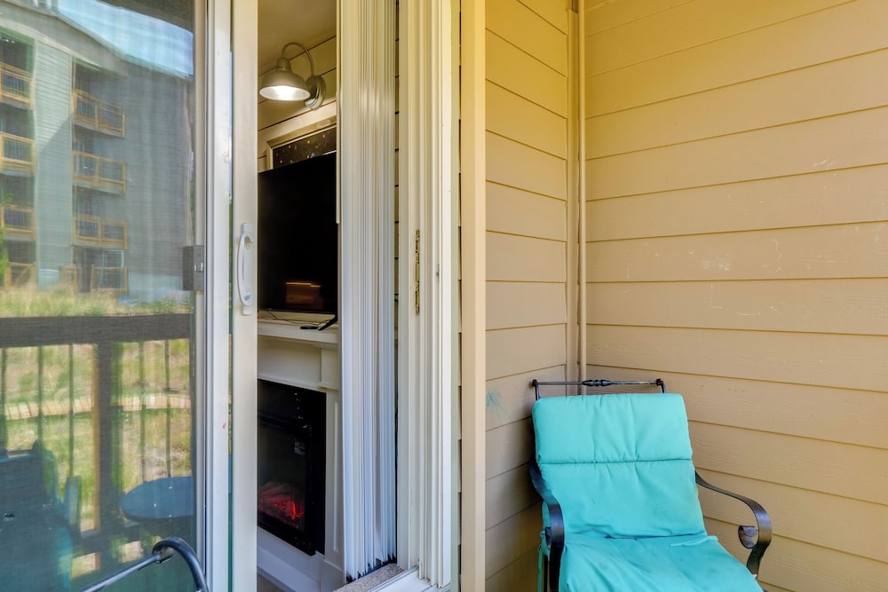 Close to Rocky Mtn Slopes! Cozy Silverthorne Condo