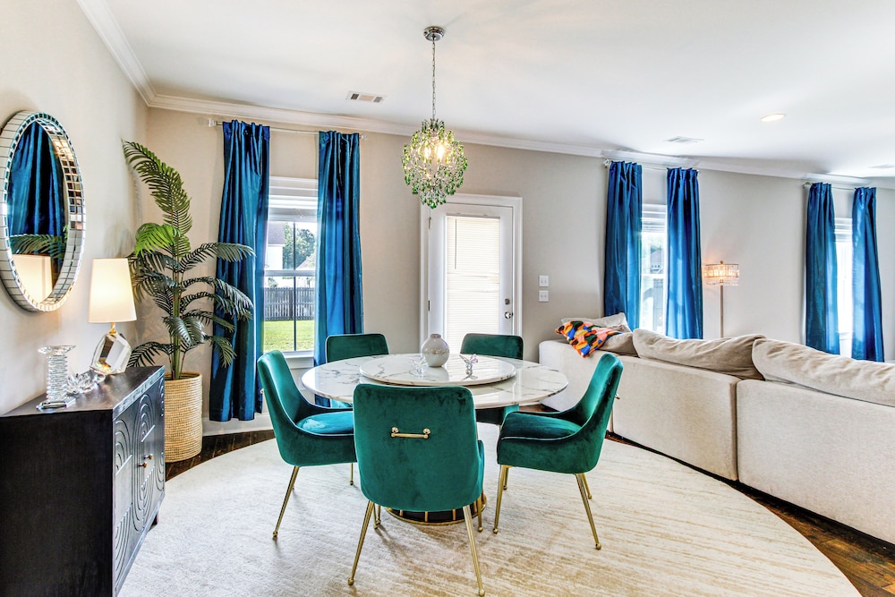 4 Mi to Dtwn: Stylish Home w/ Large Yard in Dothan