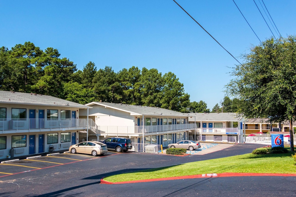Motel 6 Longview, TX