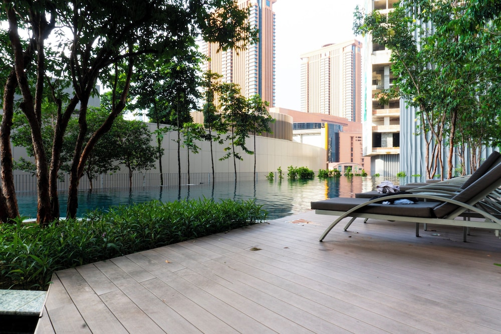 Harmony Luxury Suites At Lucentia BBCC