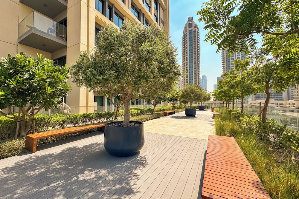 PVH - Elevated 1BR - Burj Royale