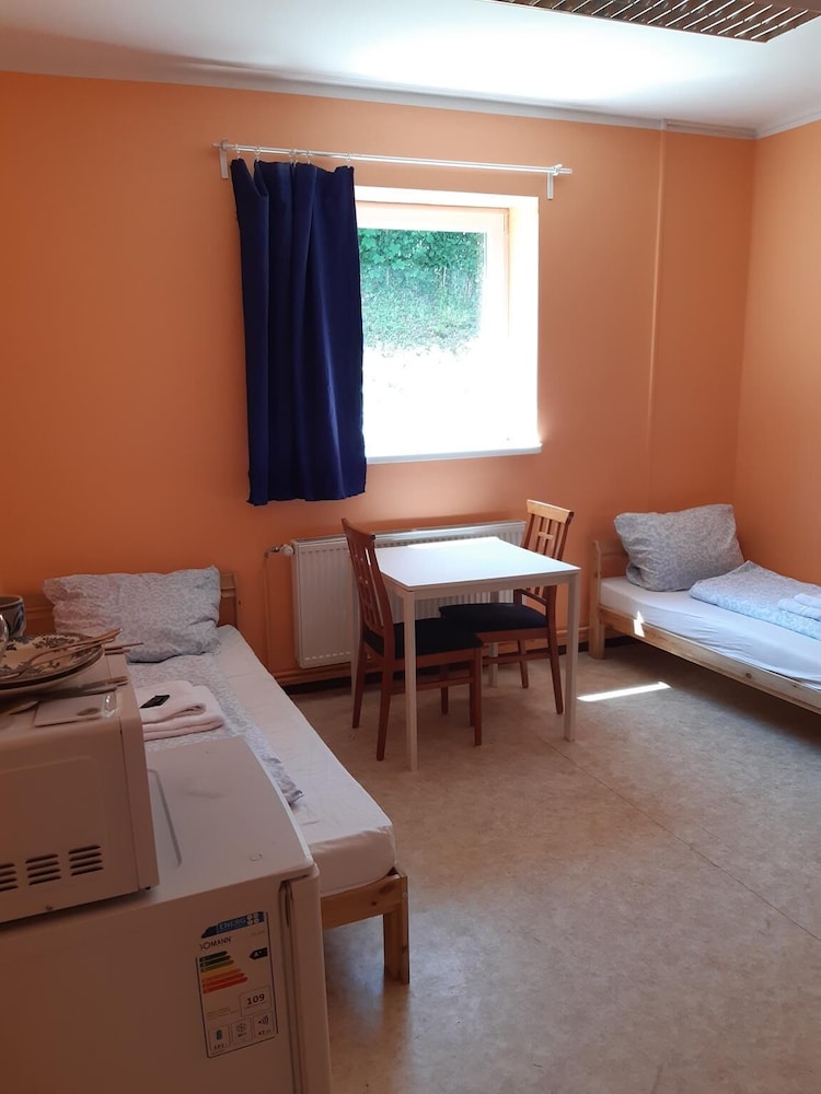 2-Rent Group Hostel Rooms&Apartments TUB19A