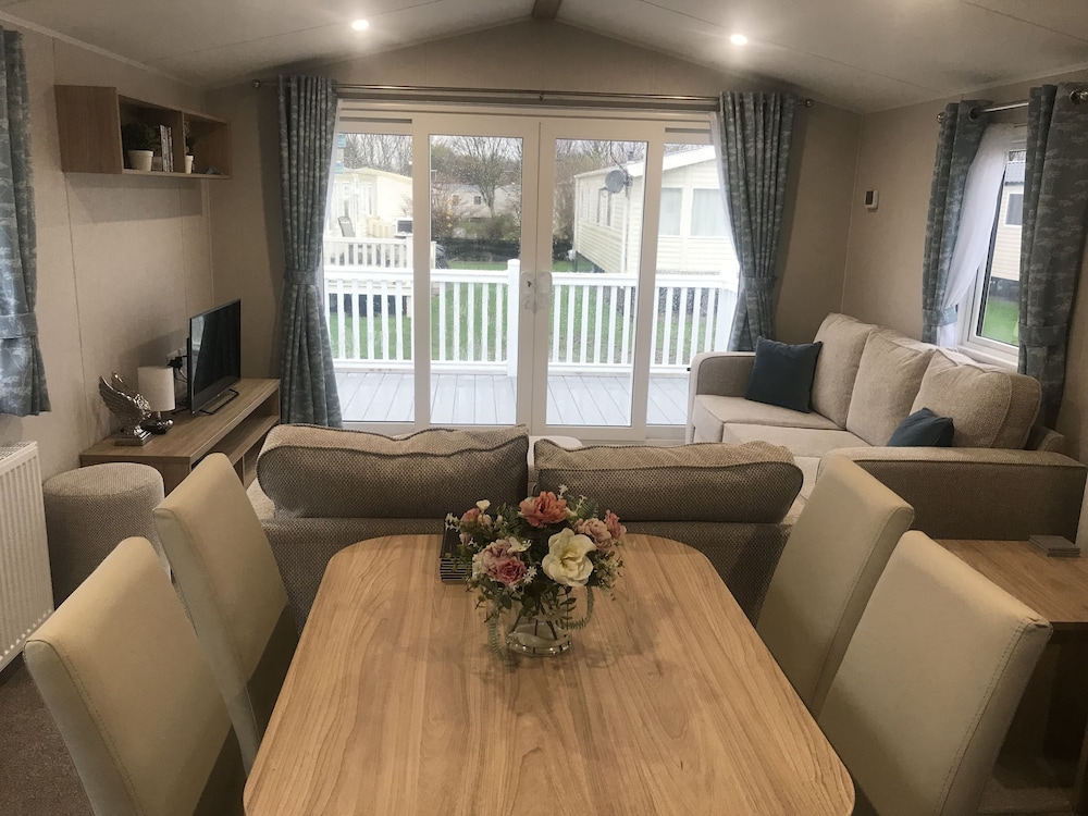 Driffield Vacations - Captivating 3-bed Brand new Luxury Caravan - Property Image 7