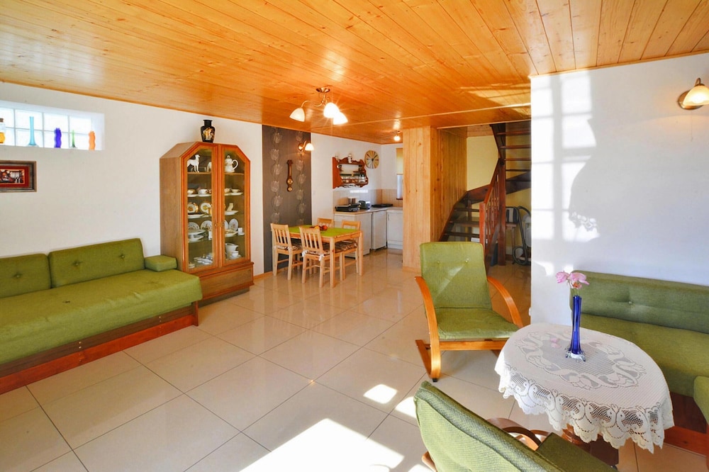 Holiday House With Garden in Dabrowica