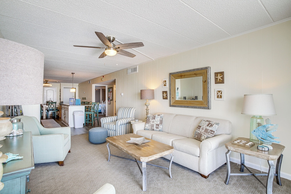 Heated Pool + Views: Beachfront Ocean City Gem