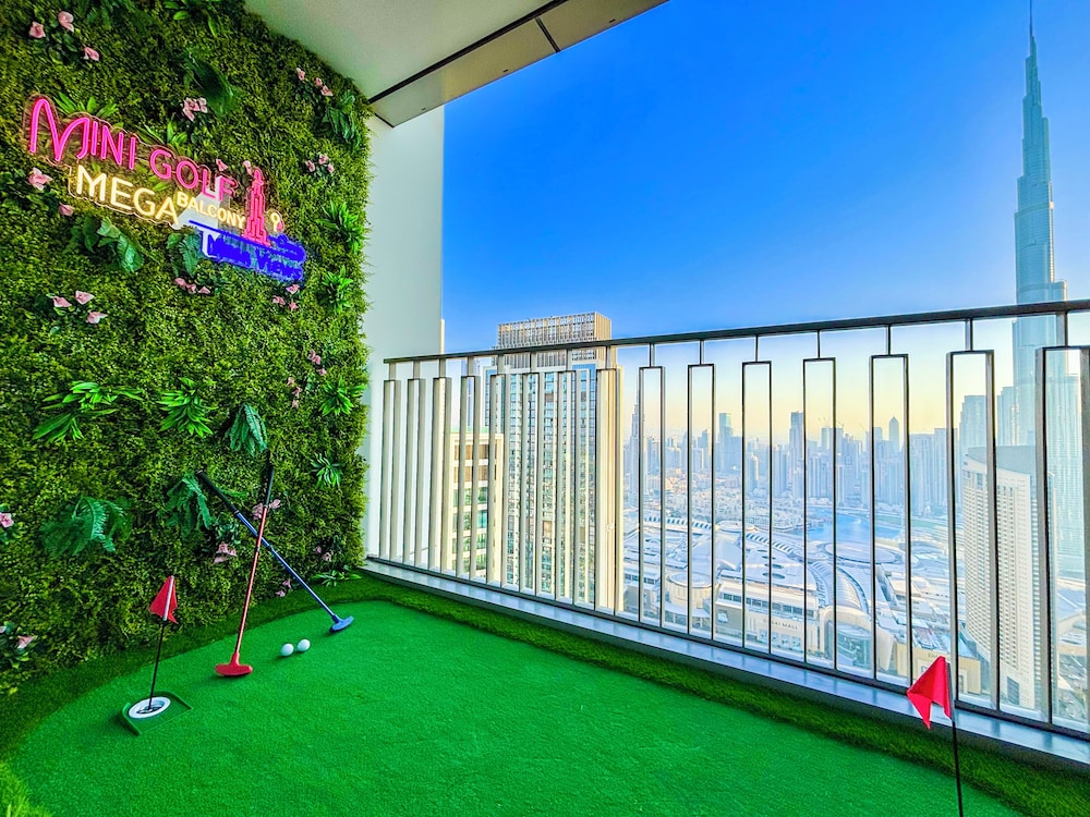 DVH Luxe Retreat 4BR Burj View Apartment