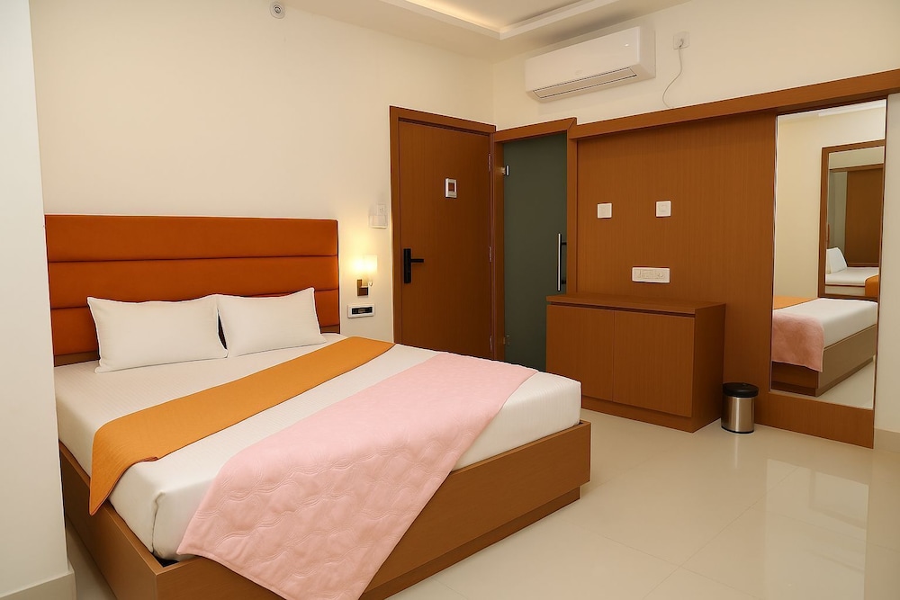 Hotel Grand Lucent