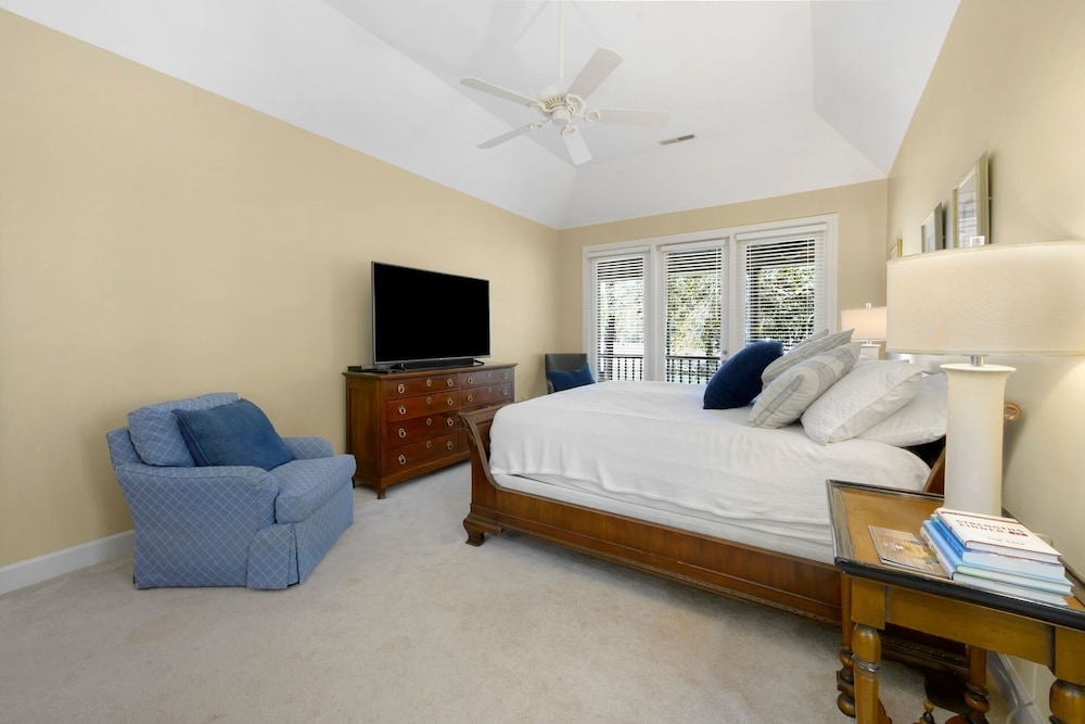 Serene Golf Course Retreat Nestled In The Heart Of Debordieu 3 Bedroom Home by Peace Vacations view 3
