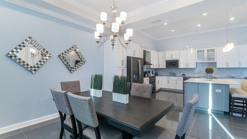 Storey Lake Resort 4 Bedroom Condo w Balcony and Amenities 4 Condo
