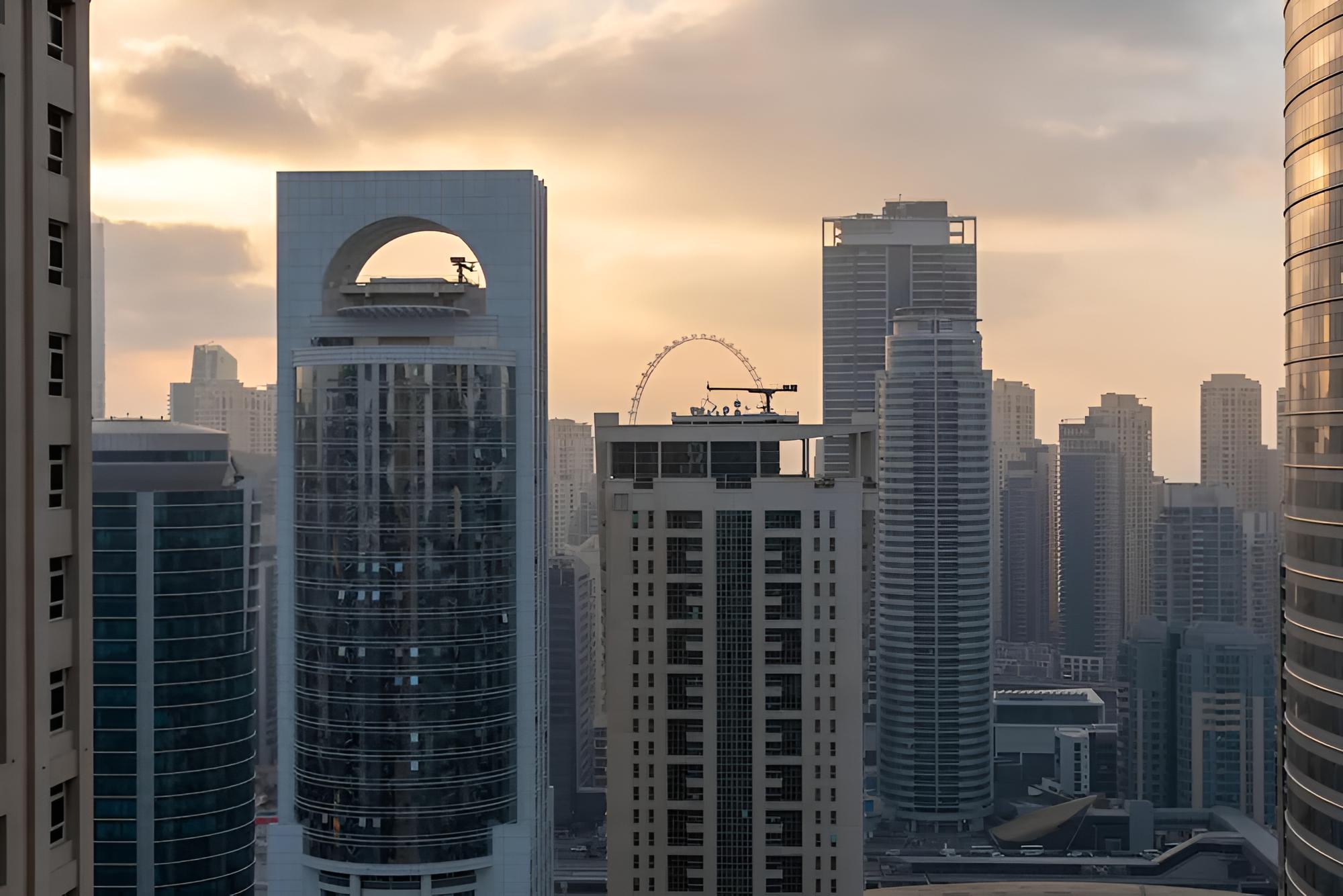 Cozy 2bdr in Jumeirah Lakes Towers