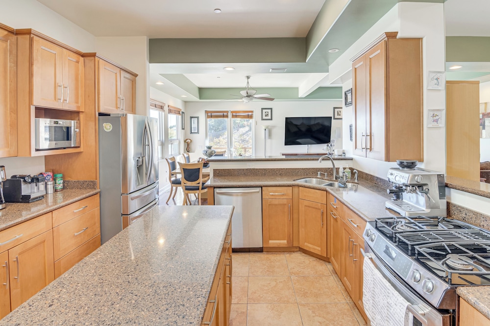 Home Close to Trails & Shopping in Thousand Oaks!
