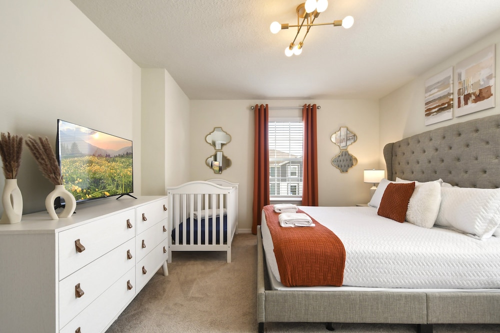 Relax in Style Pool, Resort Amenities, Near Disney