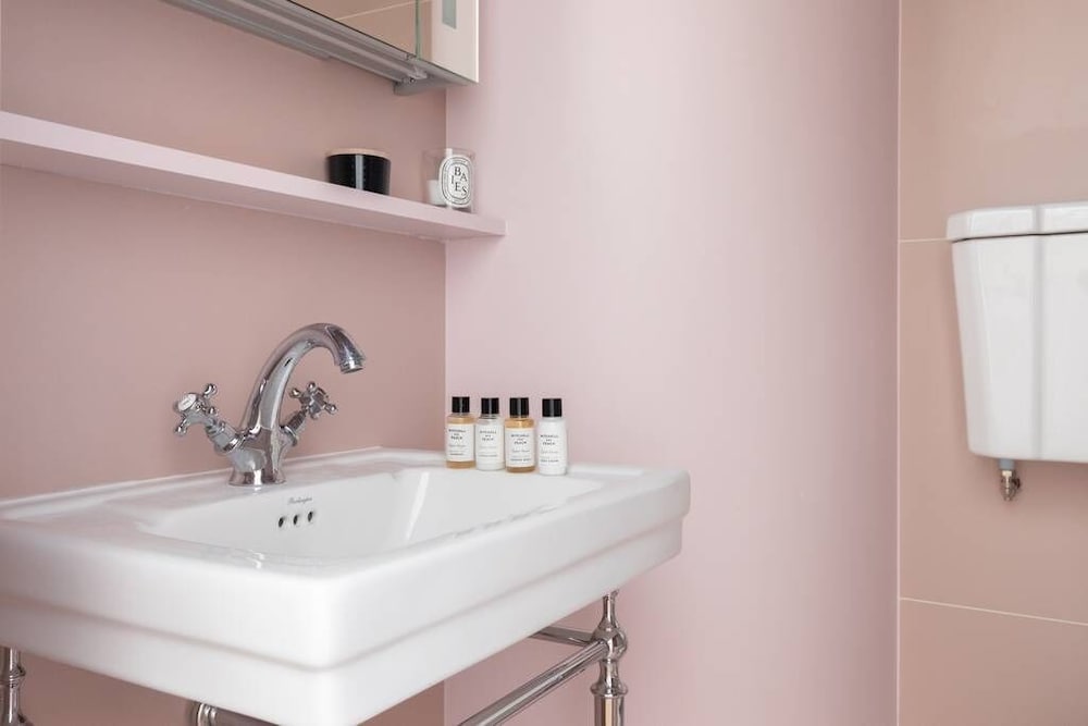 Spring Gardens by Onefinestay