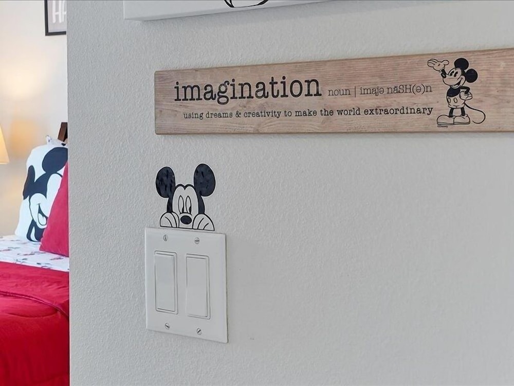Adorable Townhome Remodeled With Comfort And Relaxation In Mind! Splash Pool! 4 Bedroom Townhouse