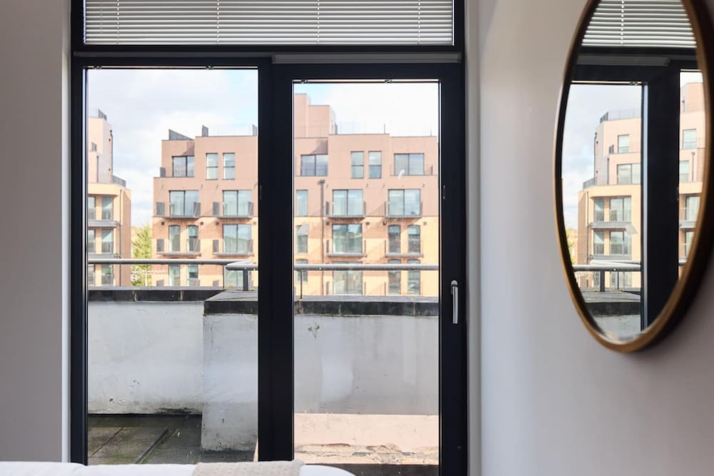 The Harlesden Hideaway - Lovely 2bdr Flat With Balcony