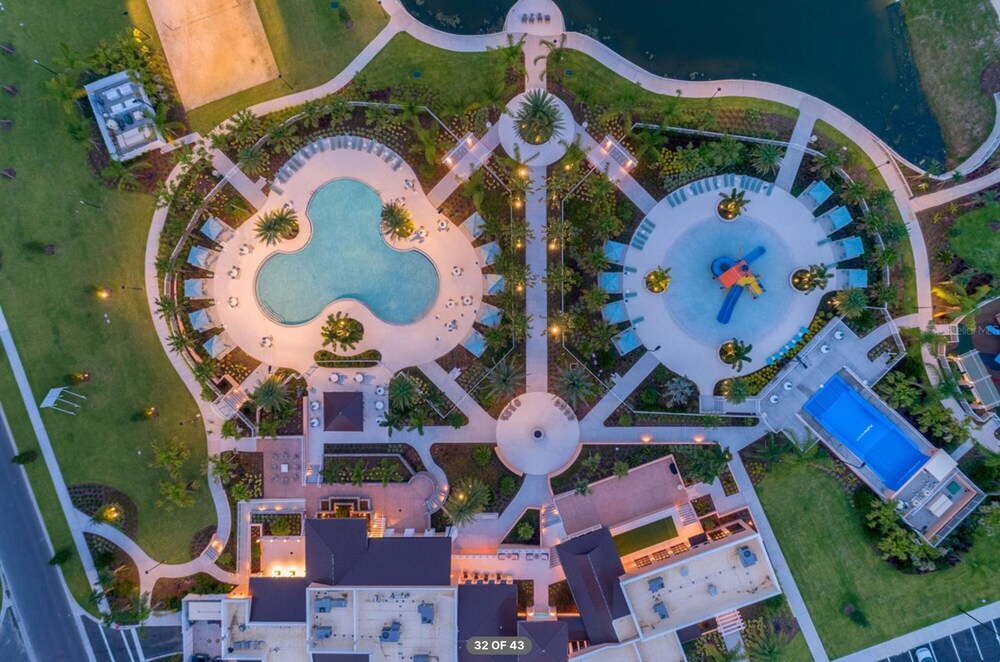 Solara Dreams 4BD Pool Home Next to Disney