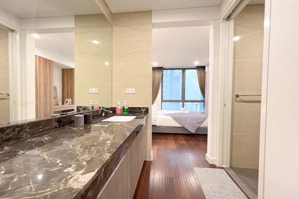 Neu Suites Horizon View Apartments
