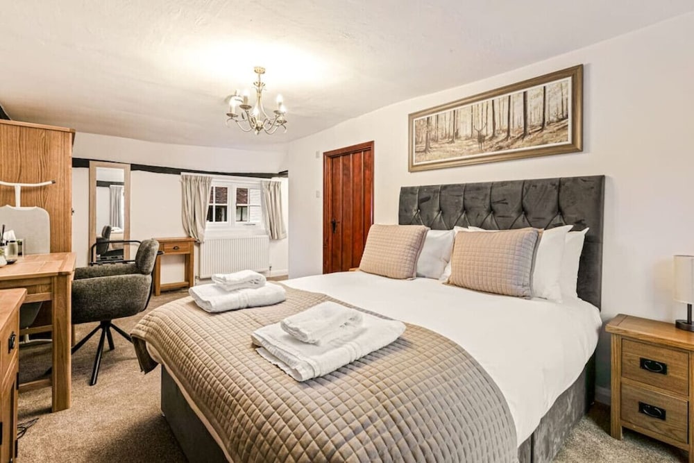 The George Inn Hotel Rooms - Room 1