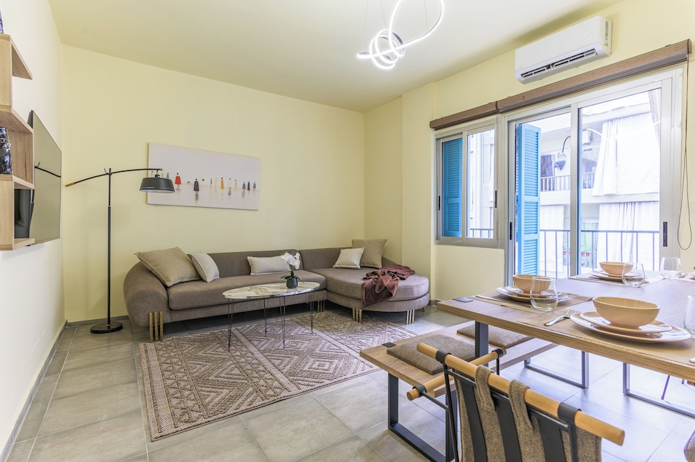 Slate - 2Br Apt W Balcony in Mar Mikhael